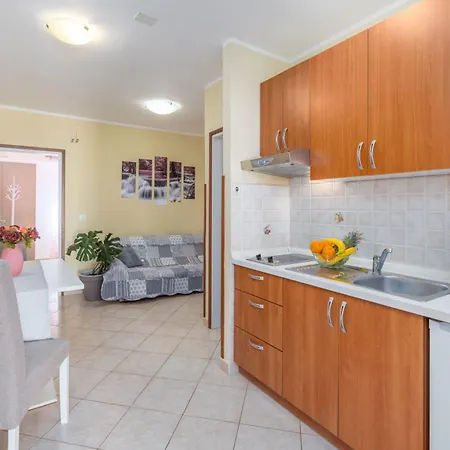 Apartamento Bruna Mit Parkplatz, In Strandnaehe